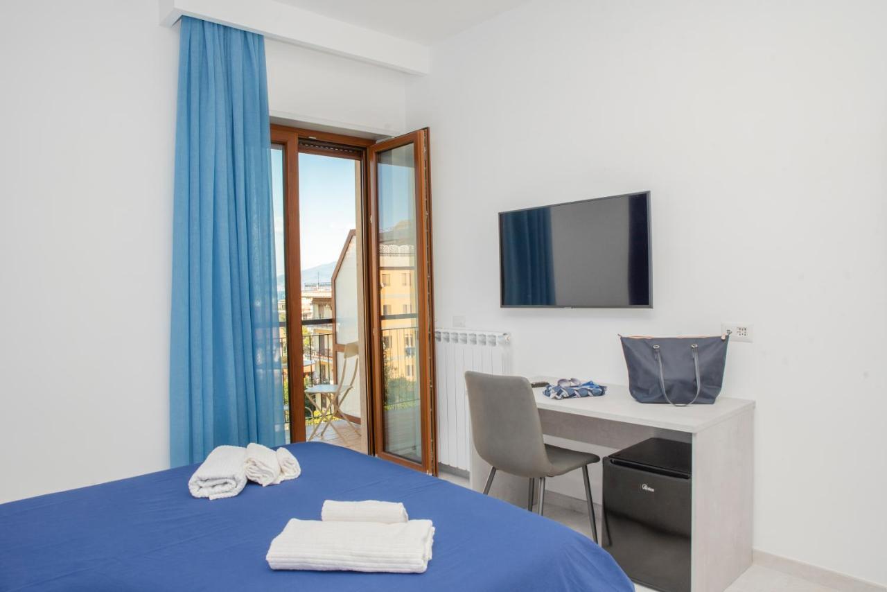 Le Tre Ccc Bed & Breakfast Sorrento Bagian luar foto