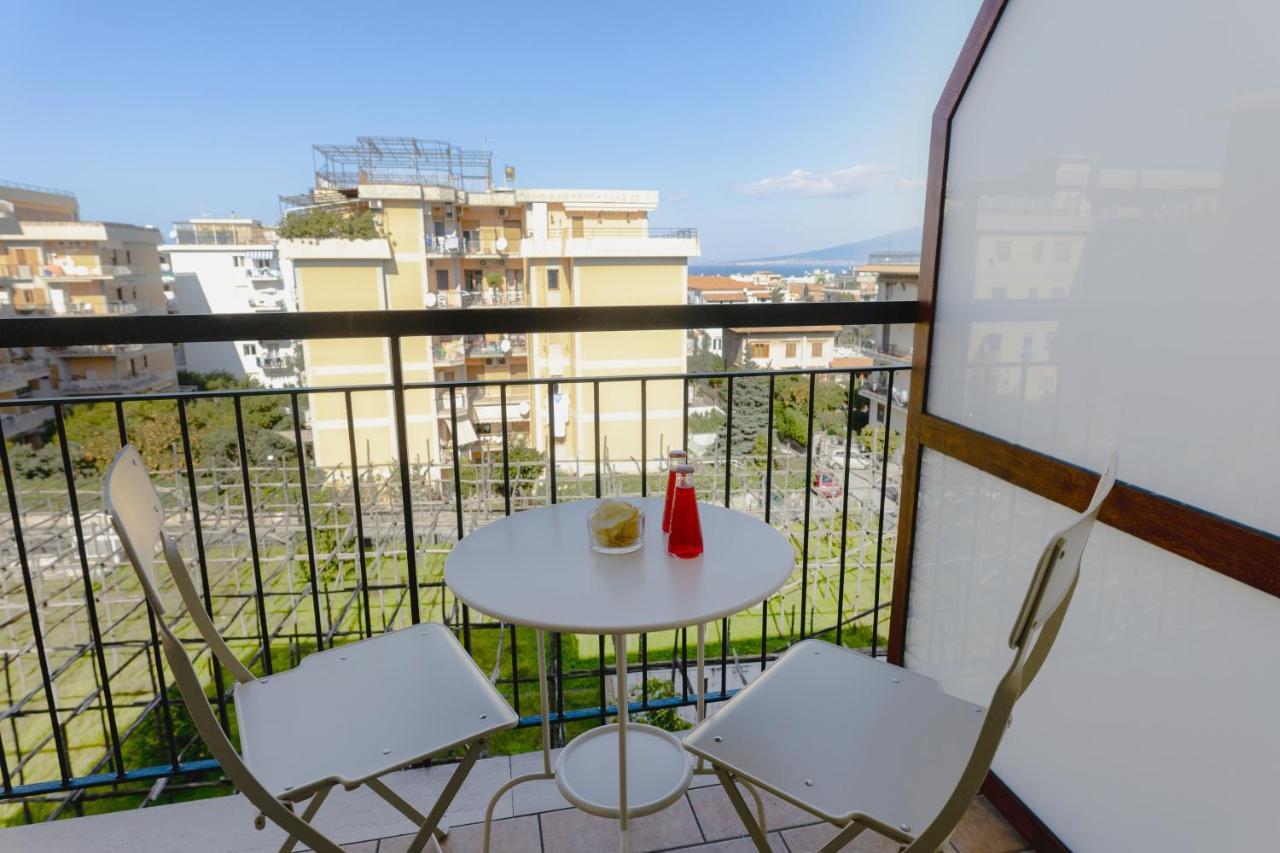 Le Tre Ccc Bed & Breakfast Sorrento Bagian luar foto